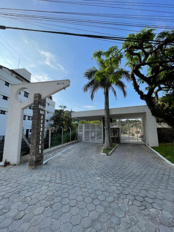 Apto Em Condominio No Centro De Bombinhas, Proximo Da Praia Kültér fotó